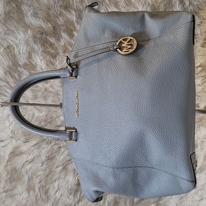 Micahel Kors purse